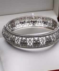 Srebrna ażurowa bransoletka typu bangle z markazytami - 18/19cm - BDM2867 - obrazek 7