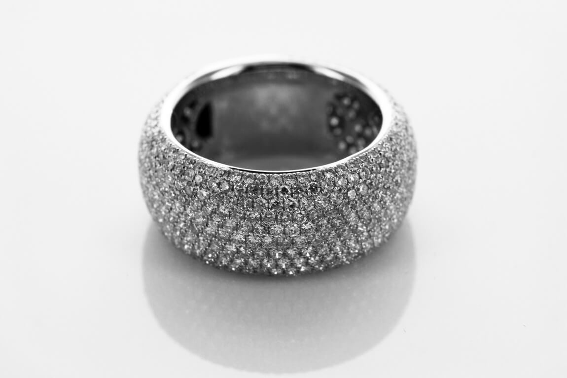 Exclusive | szeroki dostojny pierścionek z białego złota 750 z brylantami - Obrázek 5