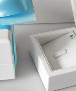 Kolczyki z białego złota ze szmaragdami i diamentami - KBD2950E - Image 4