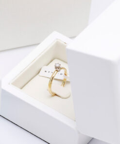 Piękny klasyczny pierścionek zaręczynowy z brylantem 0,15ct G/Si – Bild 6