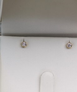 Złote kolczyki z brylantami 0,10ct w gładkiej oprawie - Obrázek 8