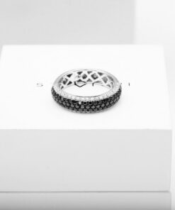 Exclusive | pierścionek obrączka z czarnymi i białymi diamentami w złocie 750 - Image 7