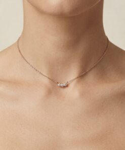 Alternatywny widok Złoty choker z trzema diamentami laboratoryjnymi 0,08ct | różowe złoto
